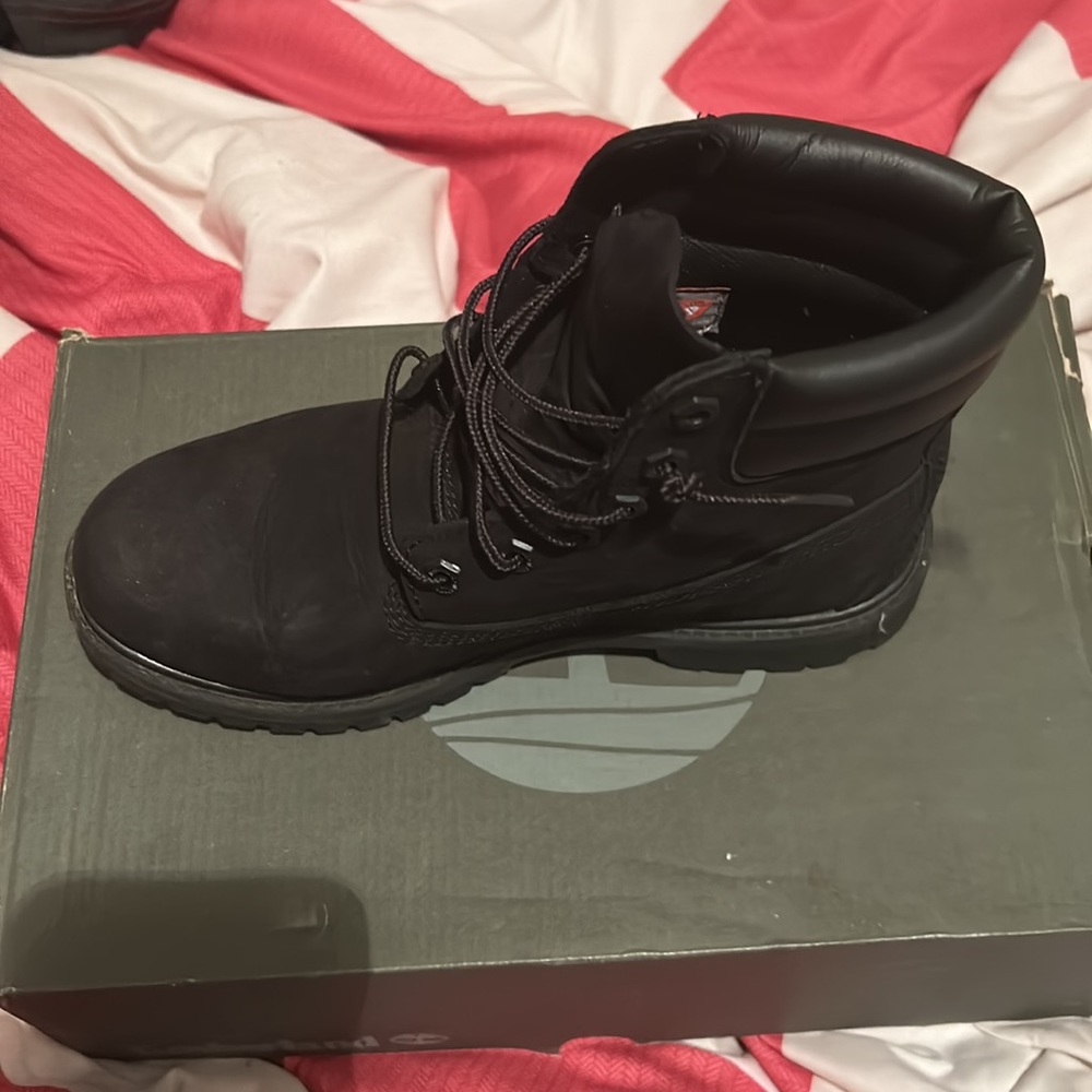 Black timberlands - Picture 2 of 2